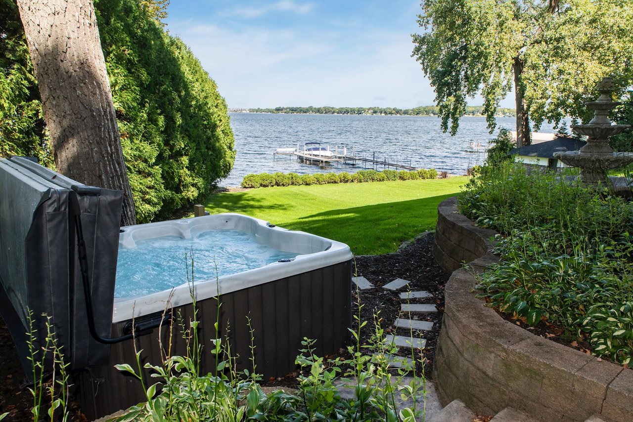 26890 Edgewood Rd | Shorewood
