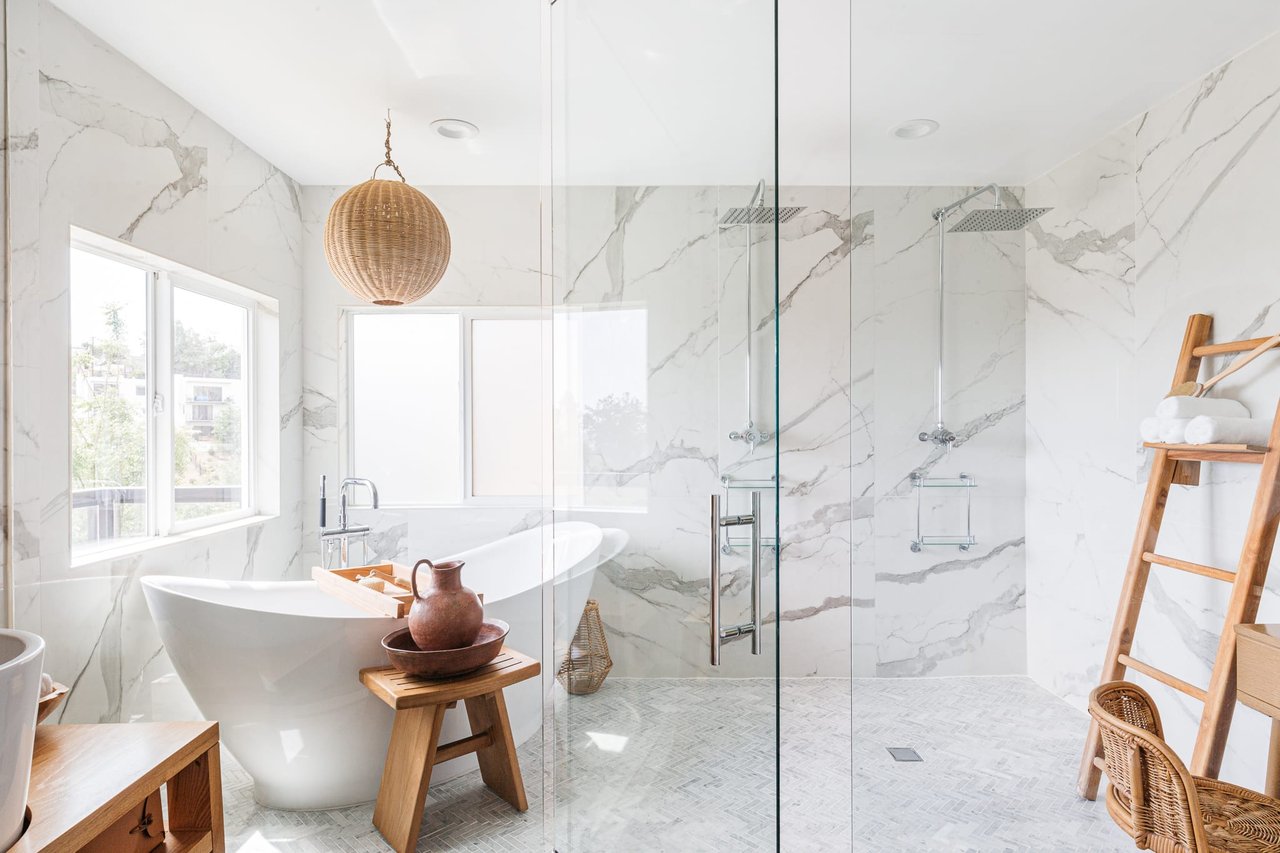 Stunning Modern View Home perched at the top of Glassell Park