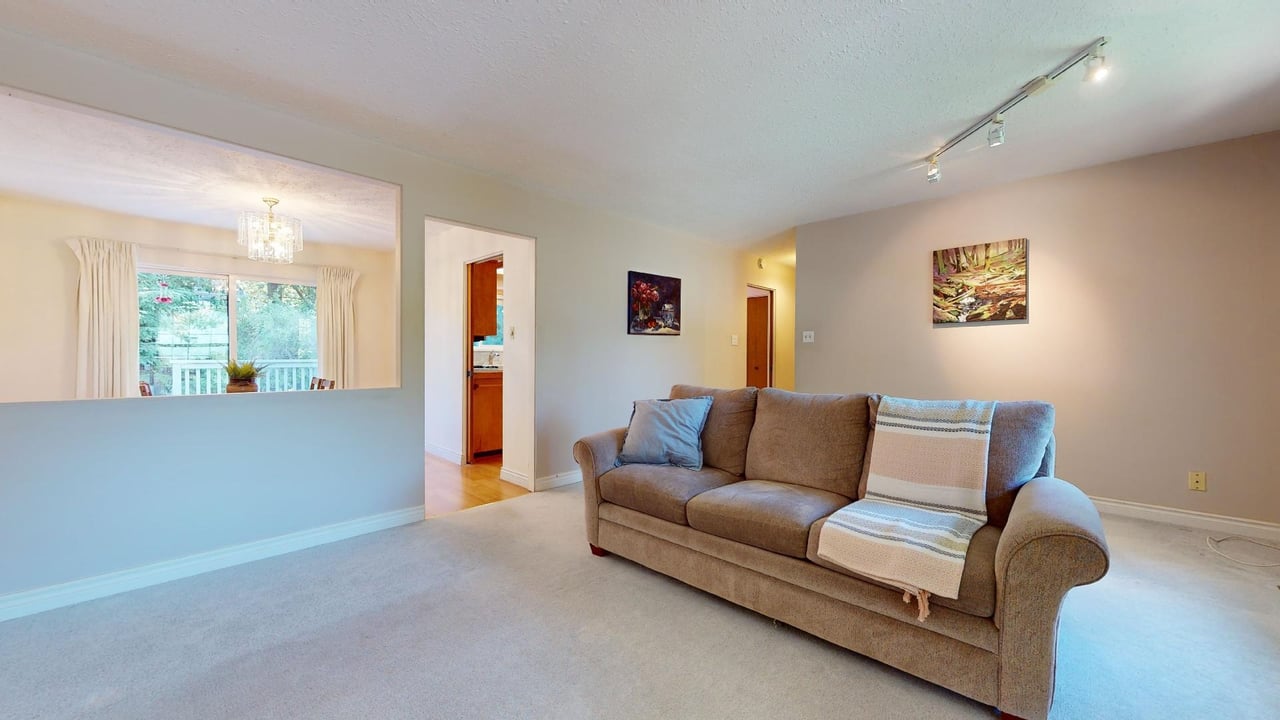 40223 Kintyre Dr