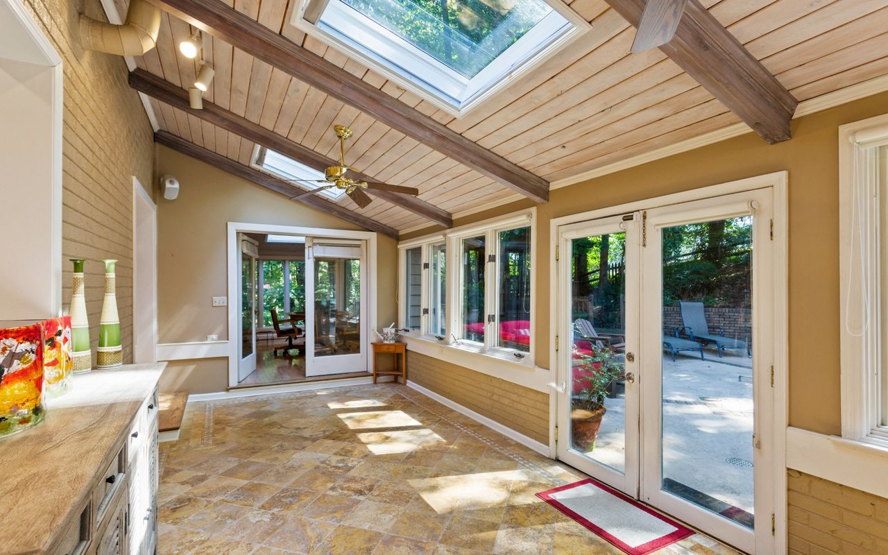 430 Huntcliff Green