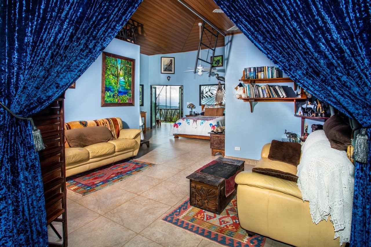 Incredible 7,000 Ft2 Ocean View Home With 200 Acre Reserve!