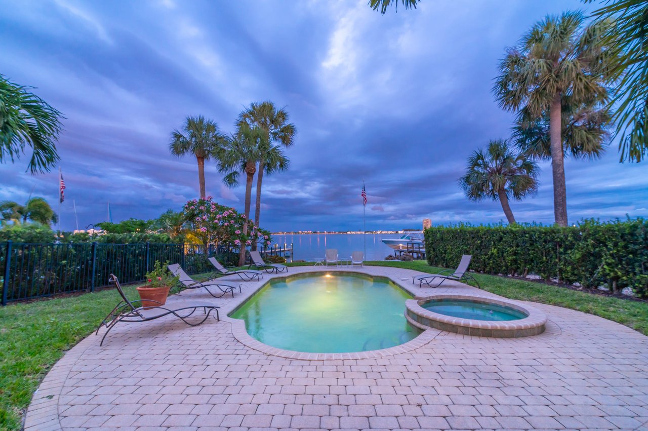 Prestigious Address in Lido Shores