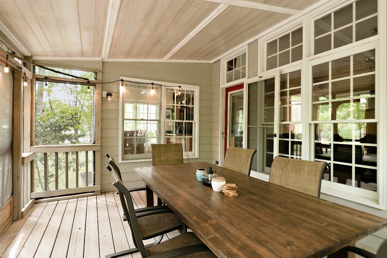 6007 Oak Landing Drive