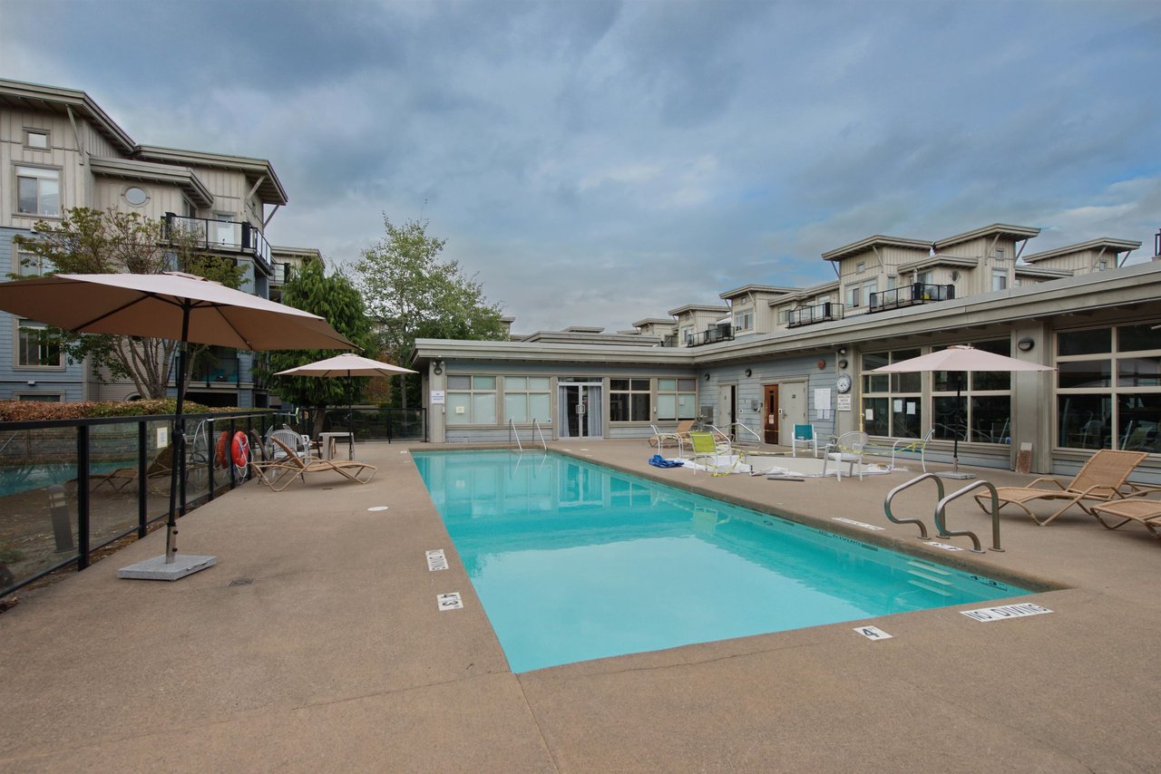 206-15385 101a Avenue, Surrey