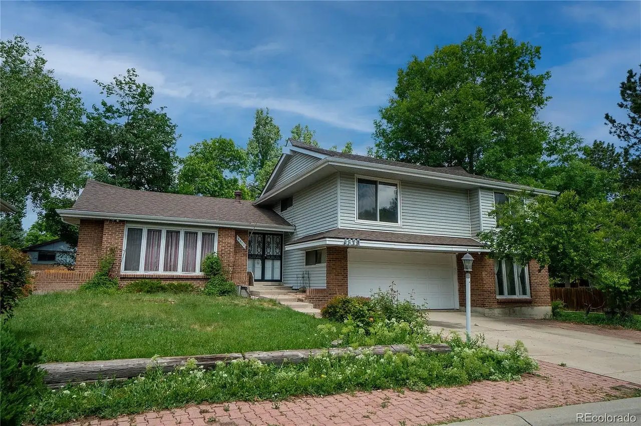 4670 W 101st Pl