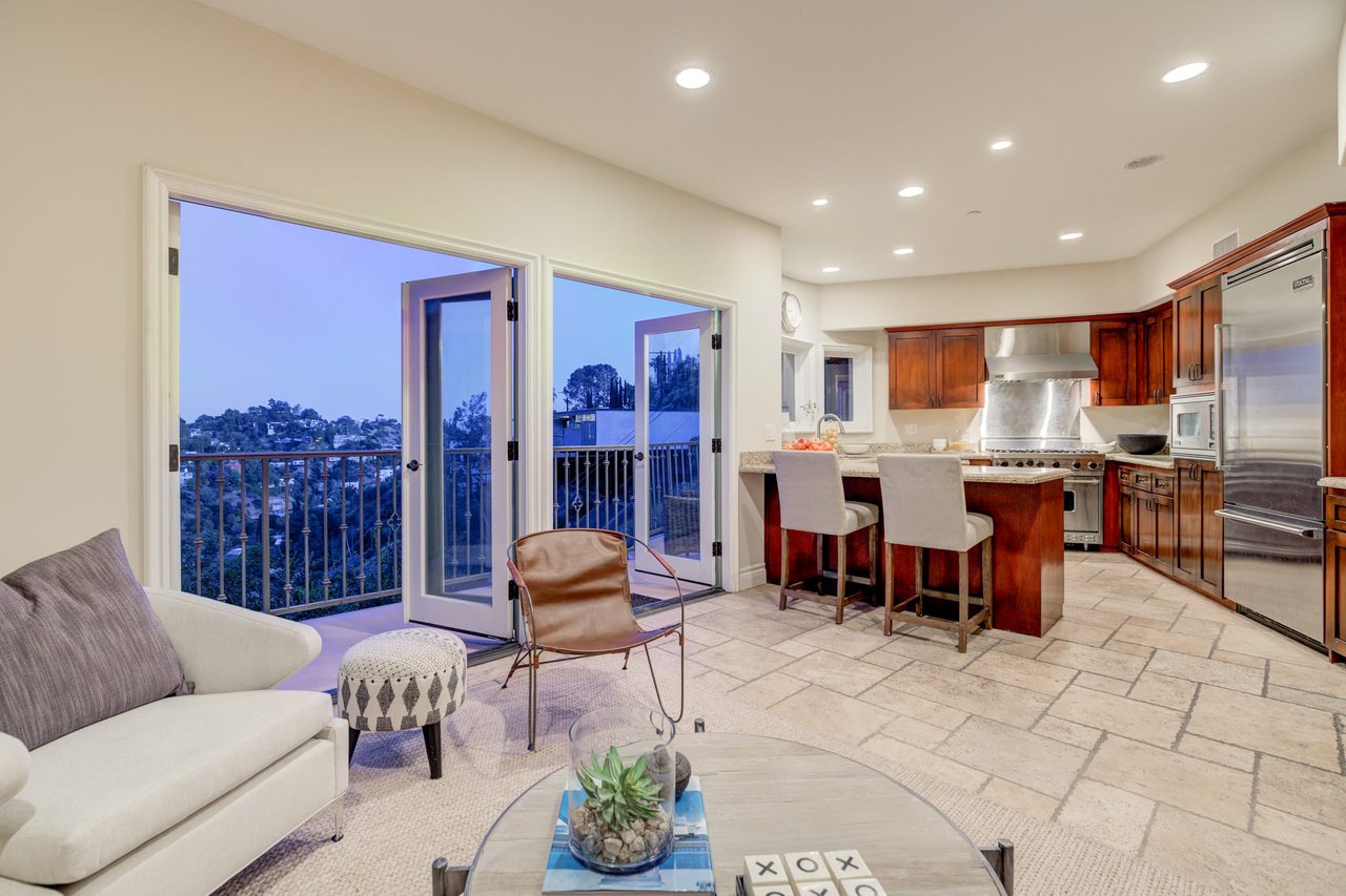 2796 Hollyridge