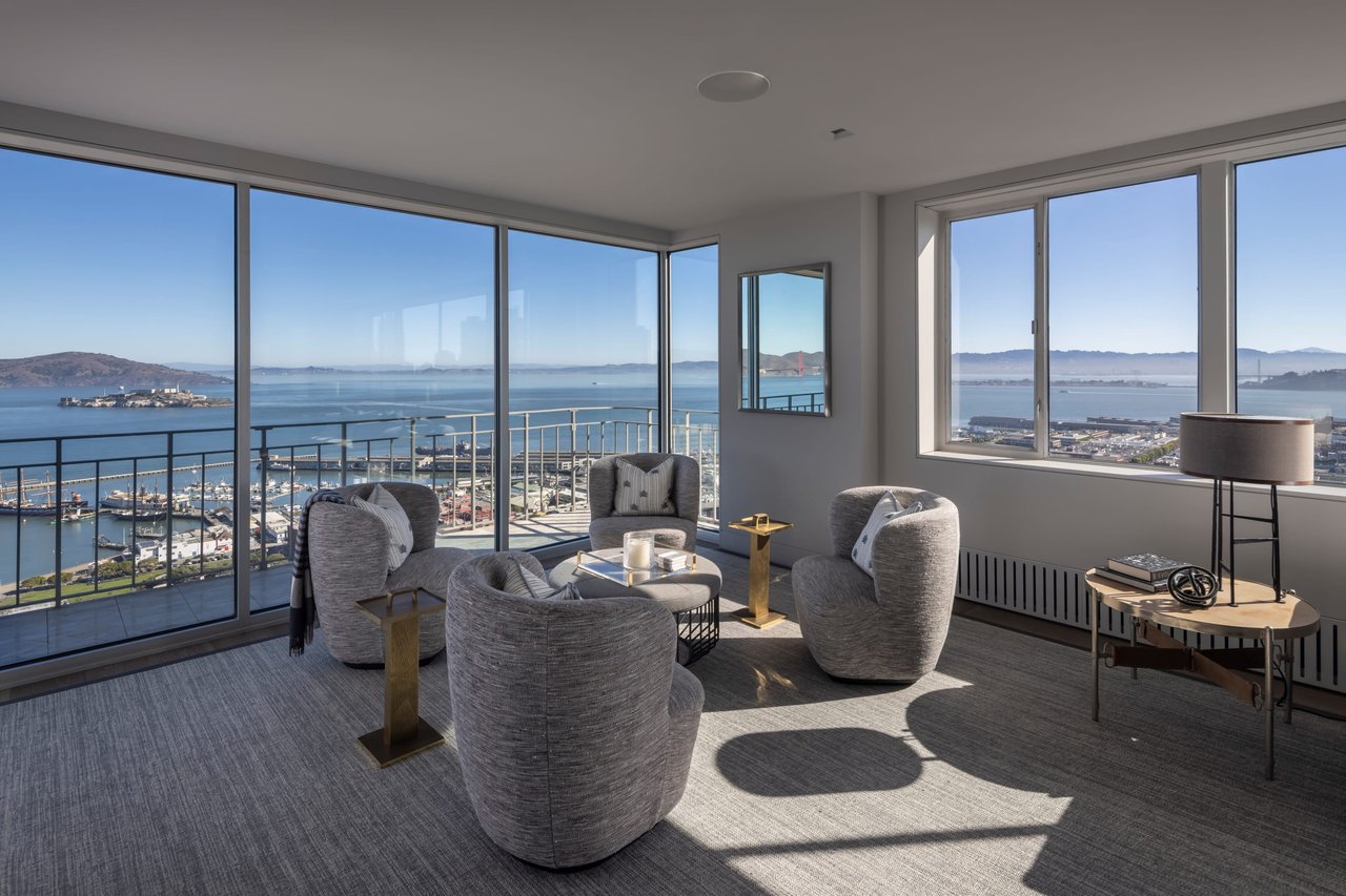 Jay Jeffers-Designed Bay View Apartment on Russian Hill