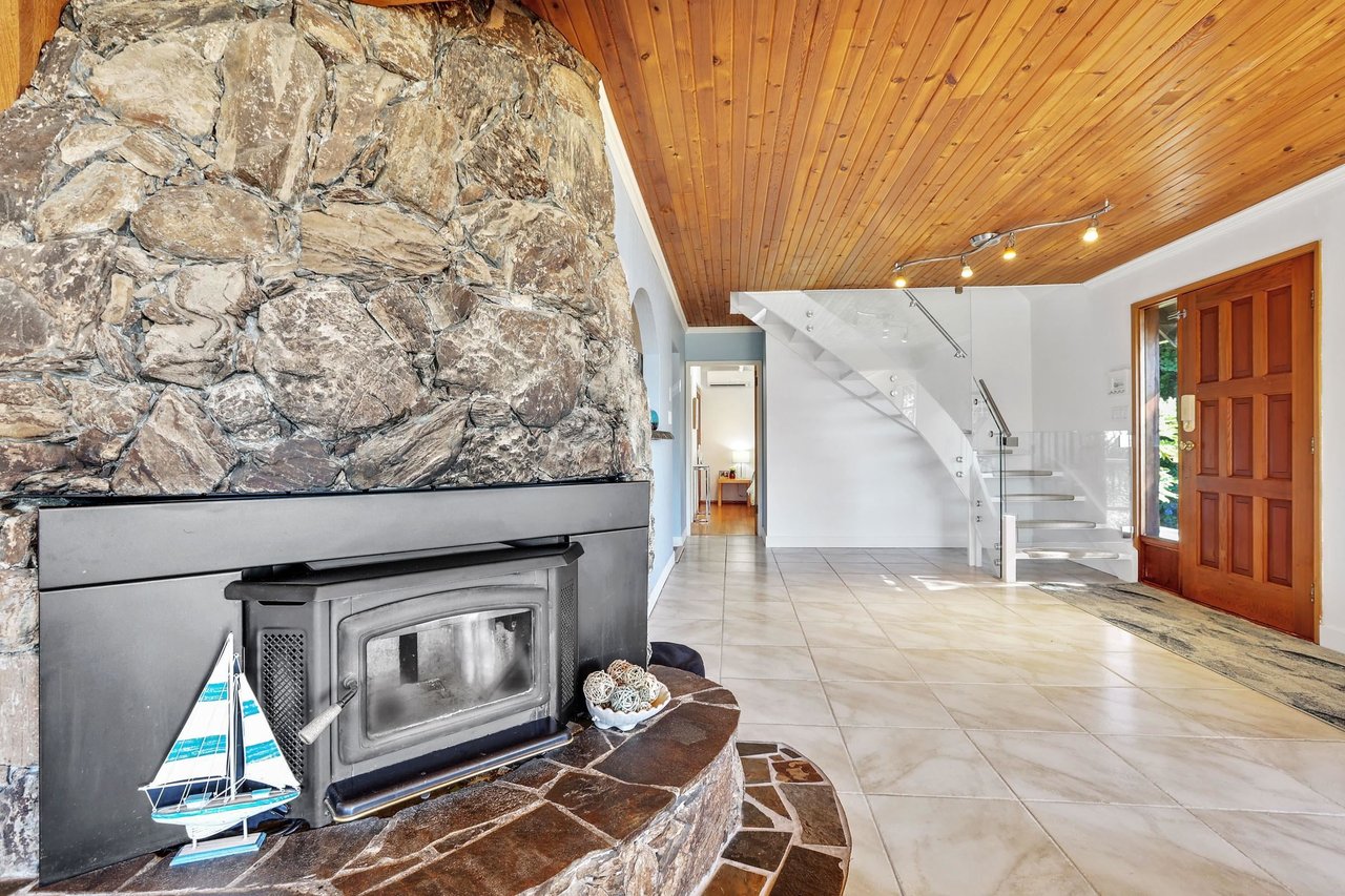 325 Bayview Pl