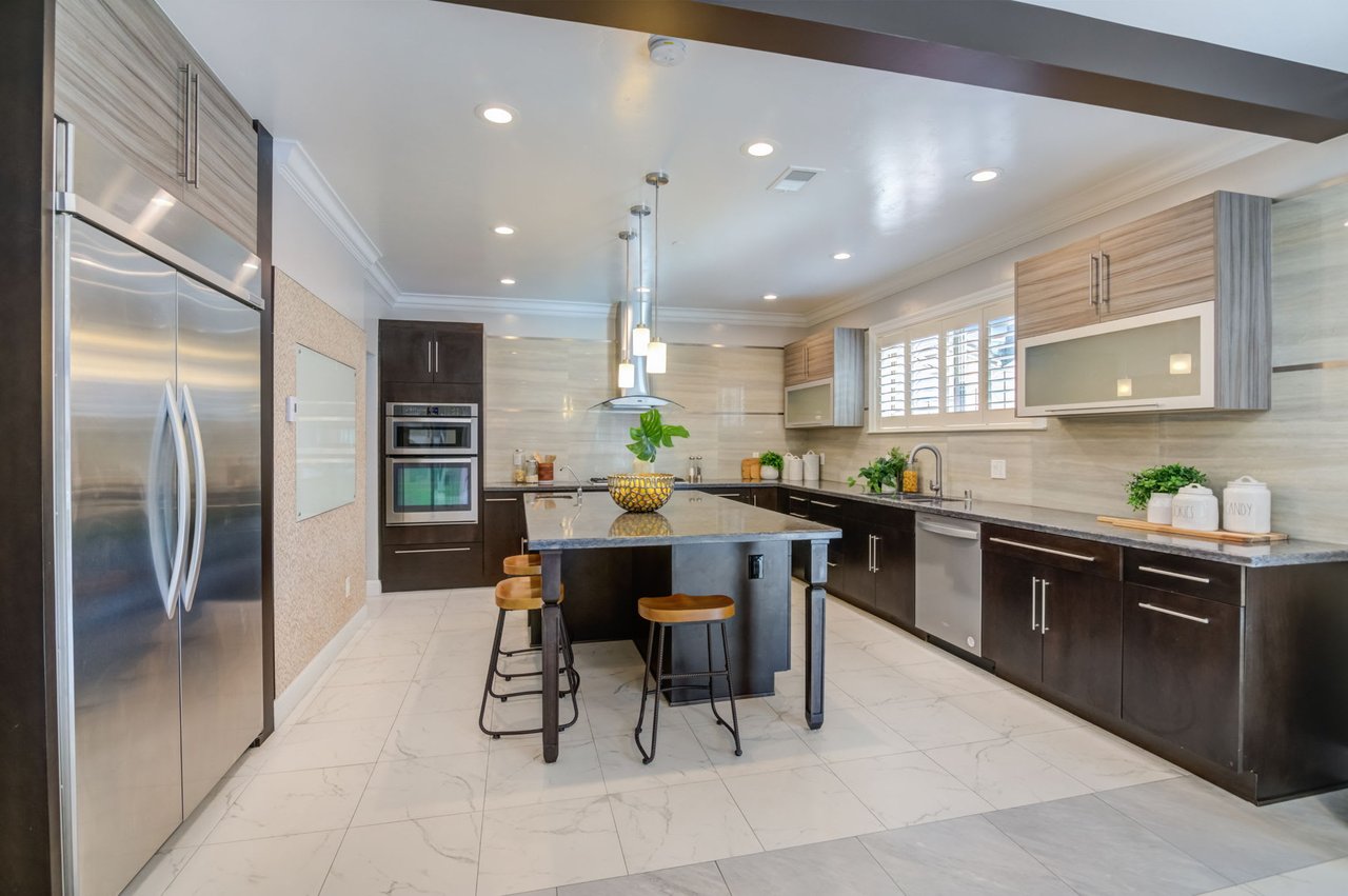 3902 Mars Court