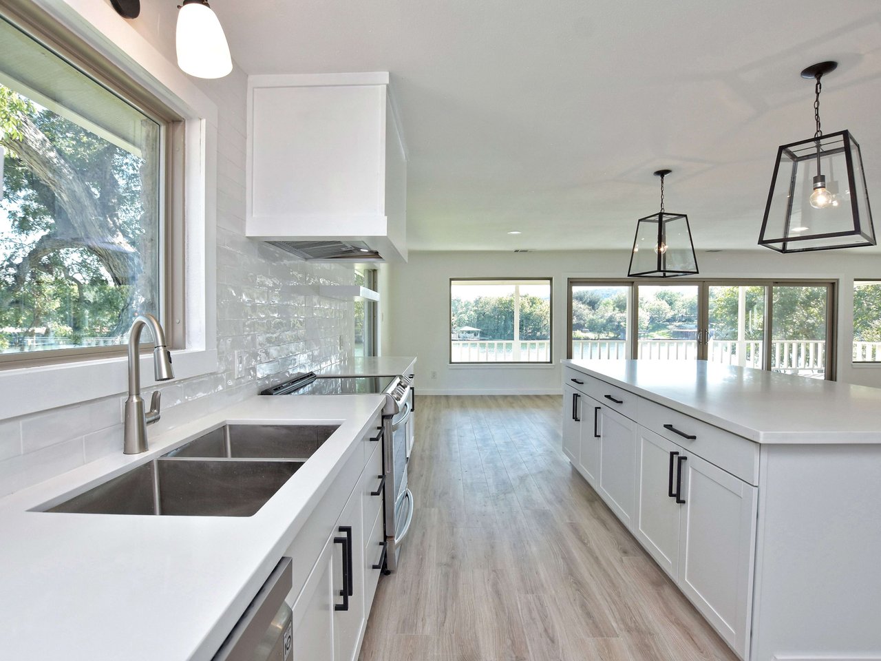 2642 Williams Lakeshore