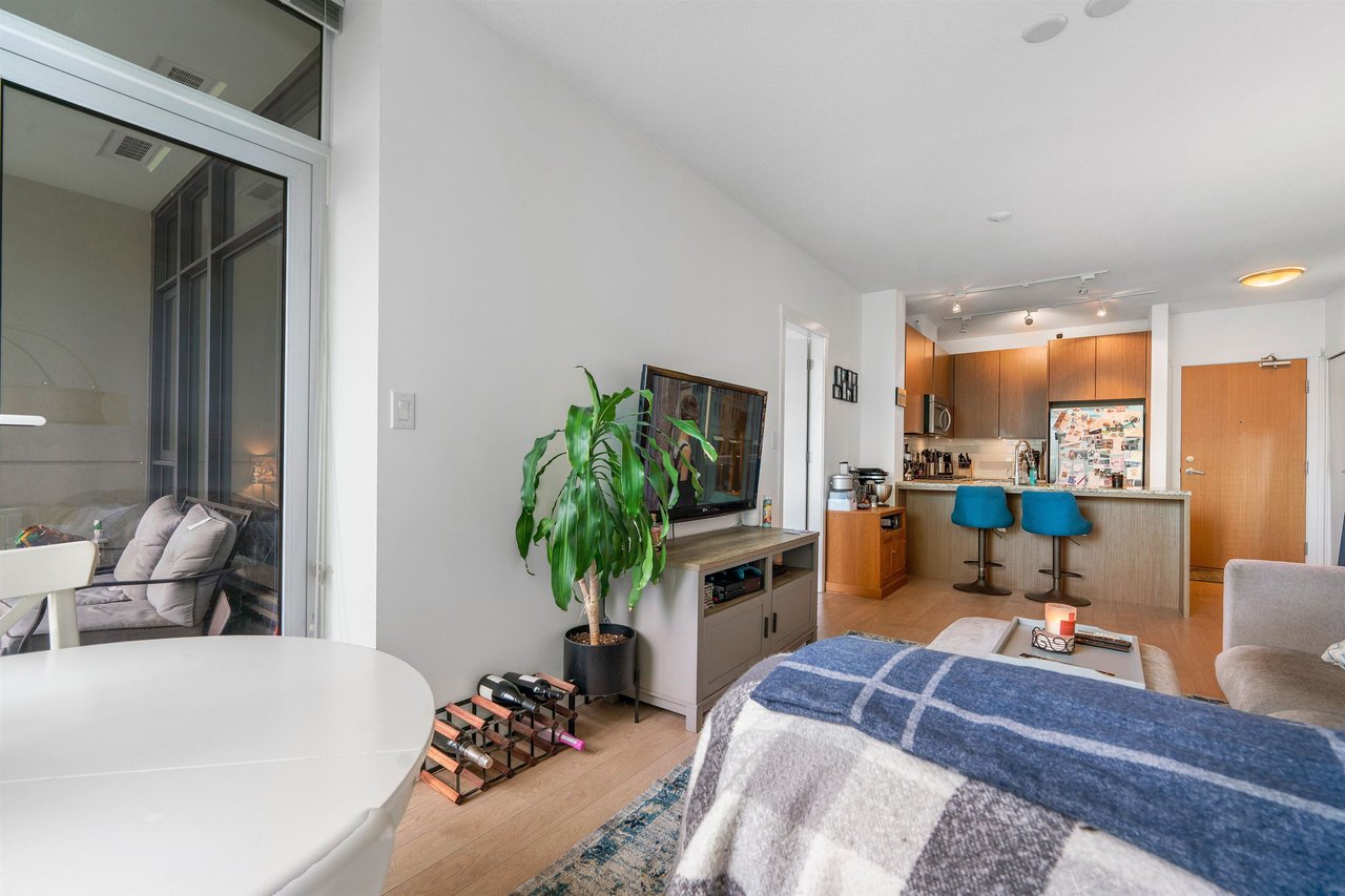 312-135 W 2nd St