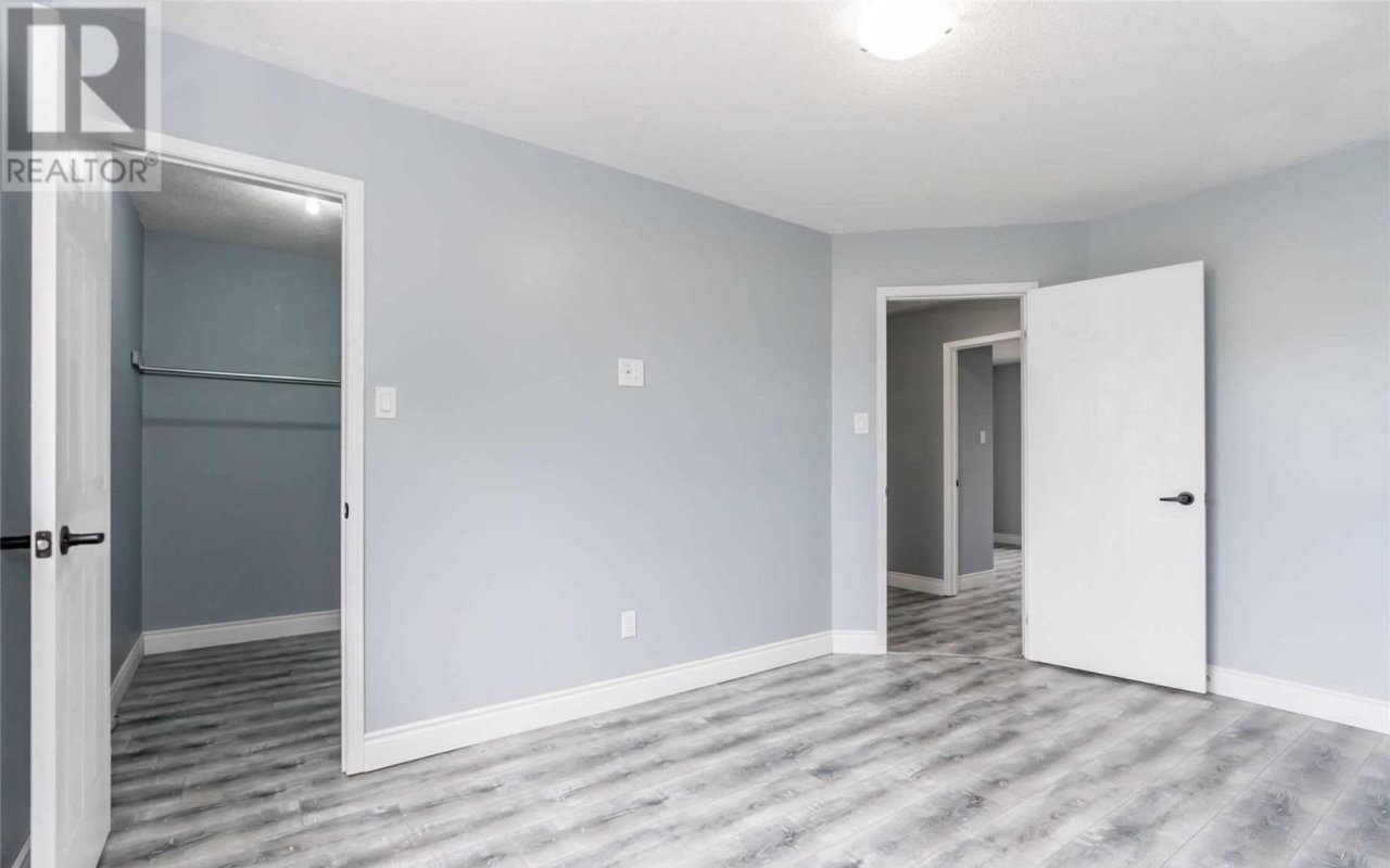 66 Potter Cres