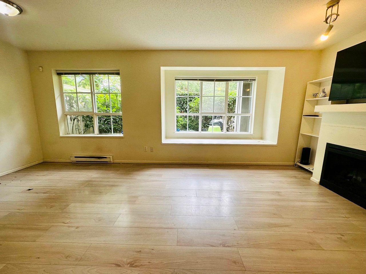 54-7088 17th Ave