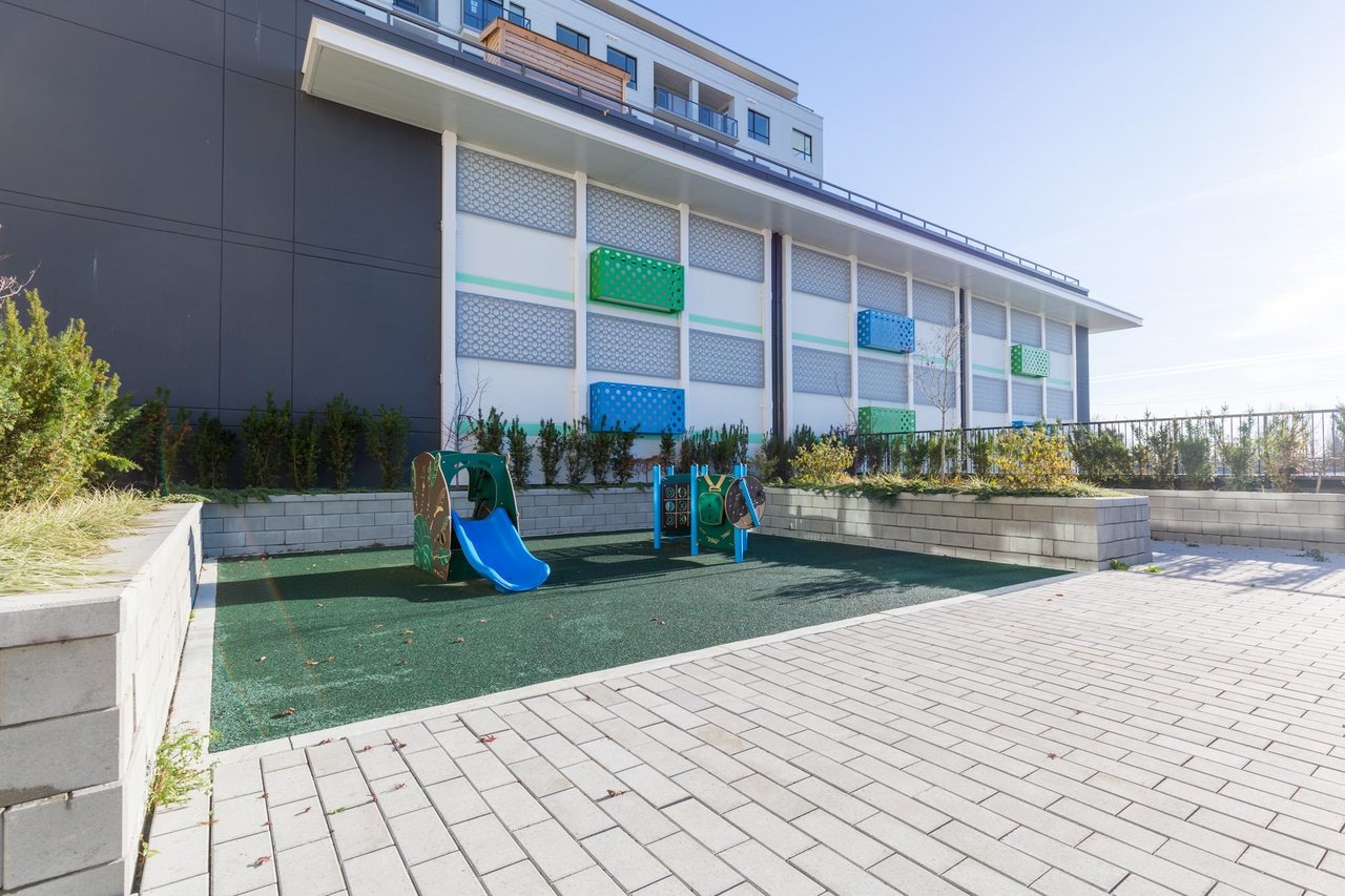 207-27218 Aldergrove Town Center Dr