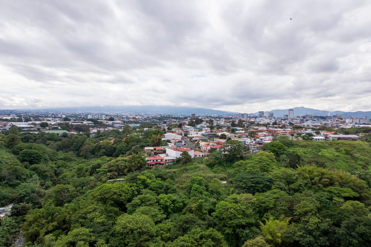 Corner Penthouse Nucleo Sabana, San Jose