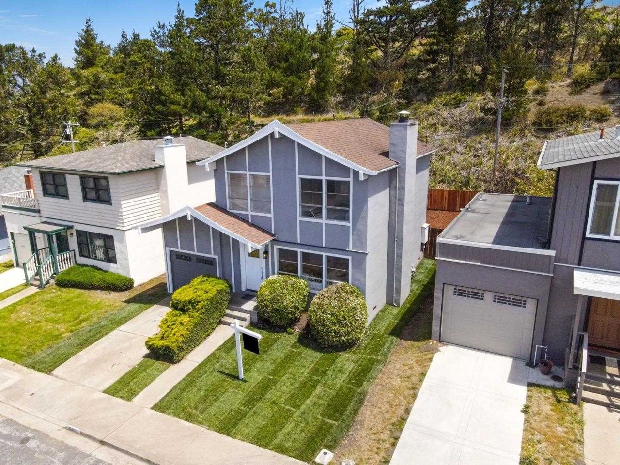 641 Foothill Dr