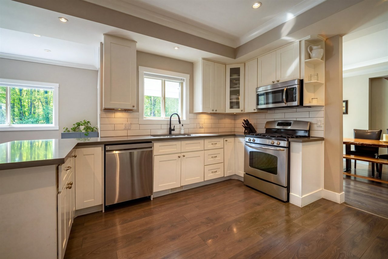 1422 Maple Cres