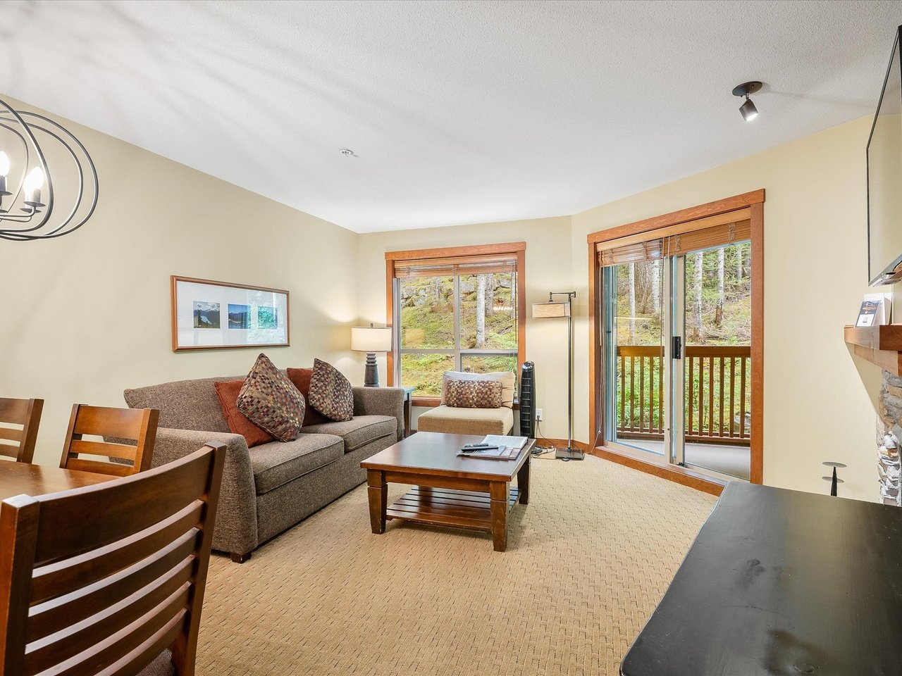 210 G3-4653 Blackcomb Wy