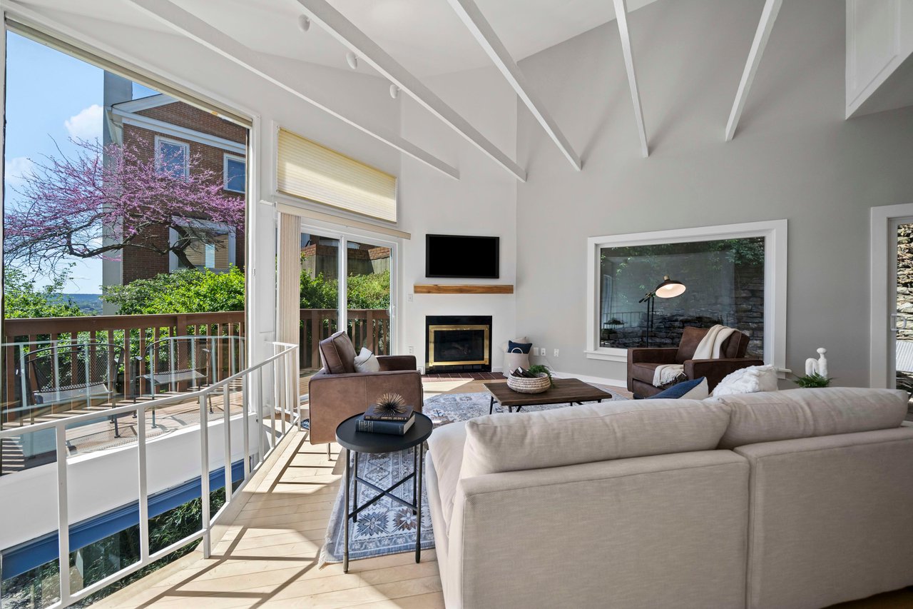 1041 SAINT GREGORY STREET #4