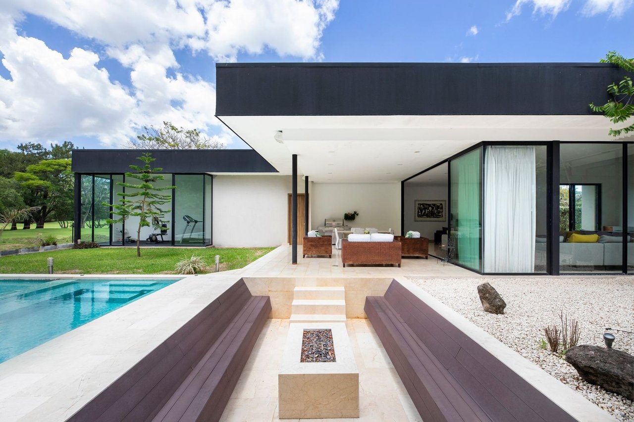 Golf Front Modern Home, Santa Ana, San Jose