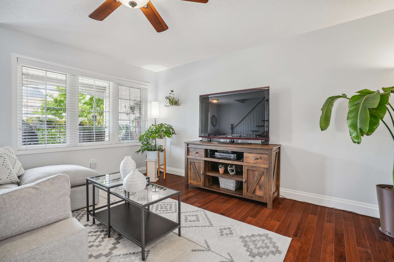 2-2360 Parkhaven Boulevard Unit: 2