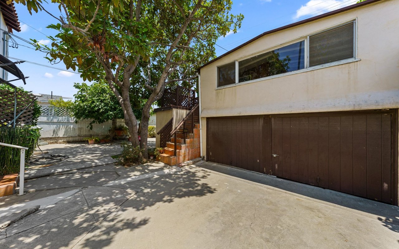 3104 S BEVERLY DR