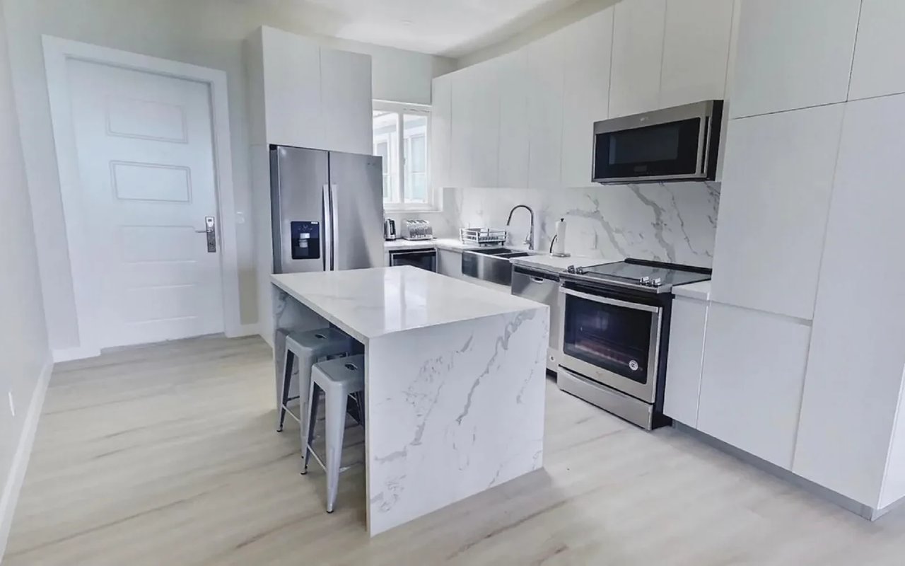 13 Miramar W, Love Beach
