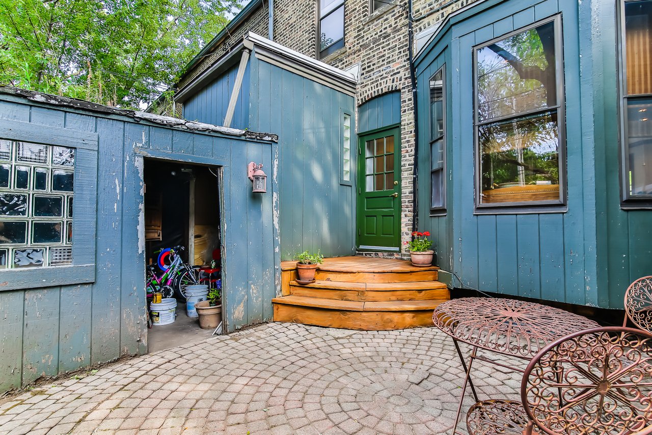 3806 N Alta Vista Ter