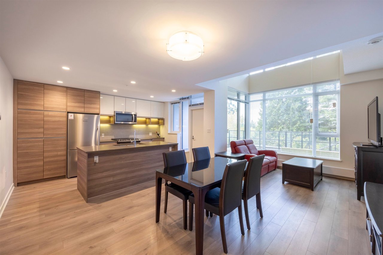 112-8850 University Cres