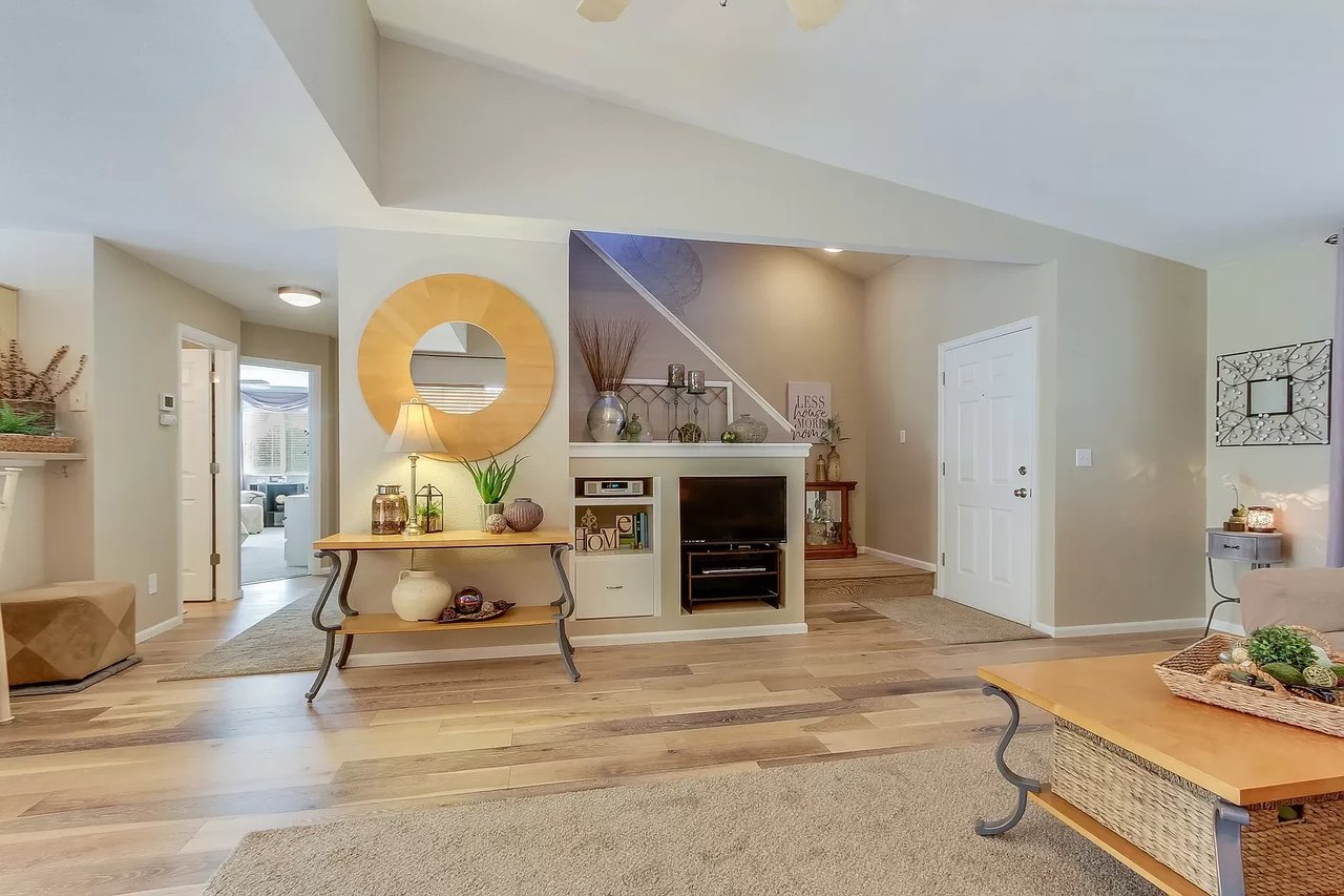 1160 Fall River Cir