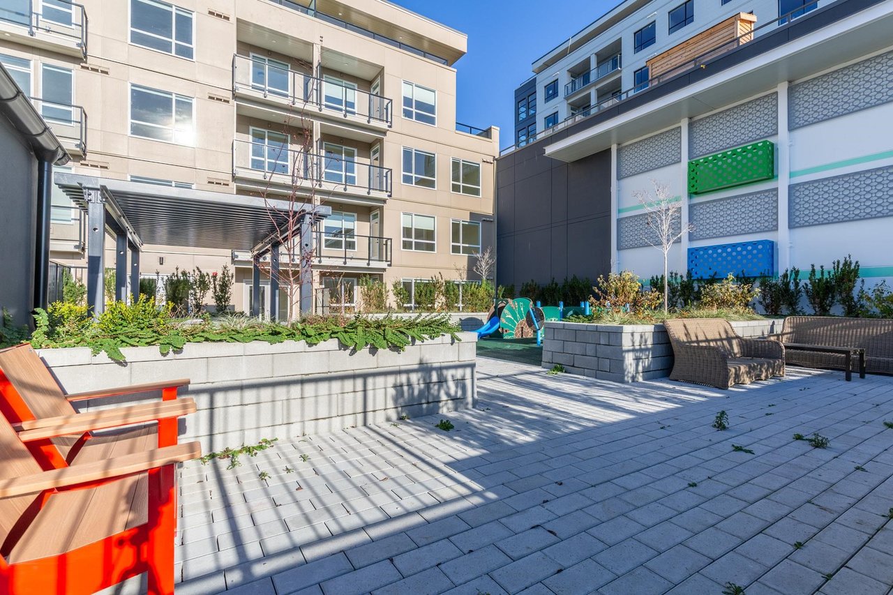 207-27218 Aldergrove Town Center Dr