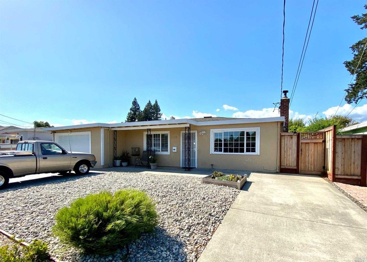 2284 Janette Dr
