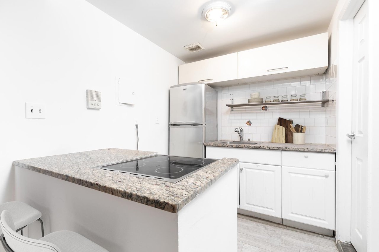 334 West 46th Street, Apt 2-R