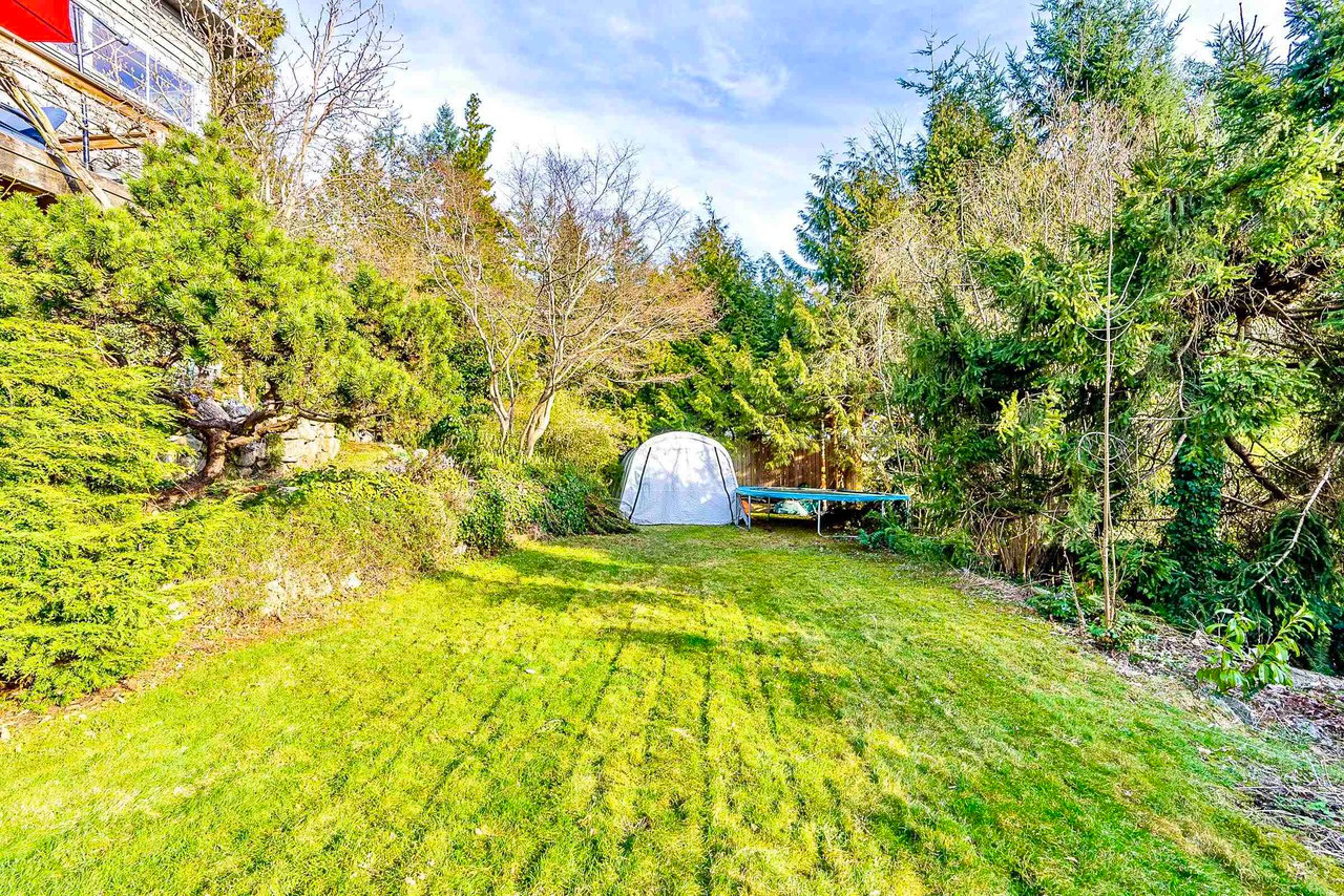 583 E Kings Rd Rd