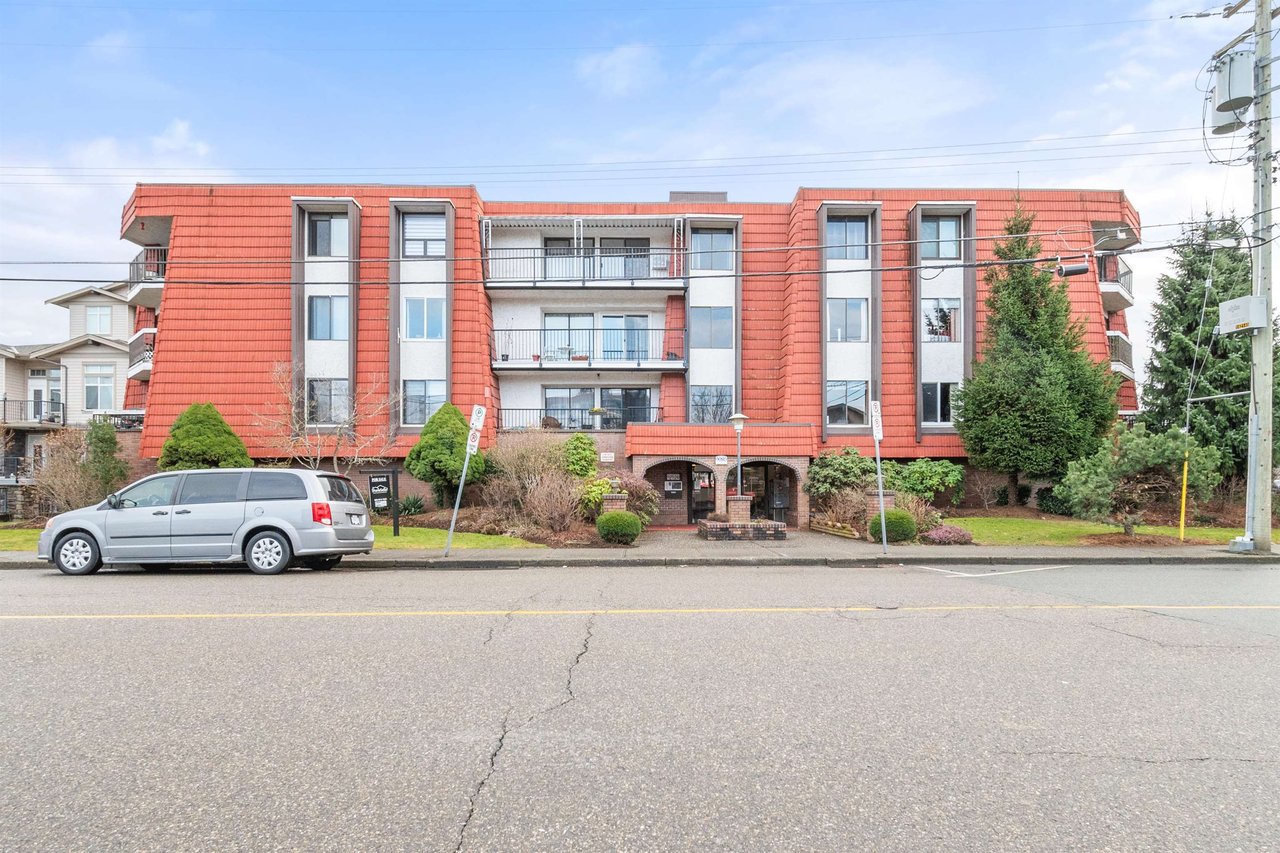 307-9080 Mary St