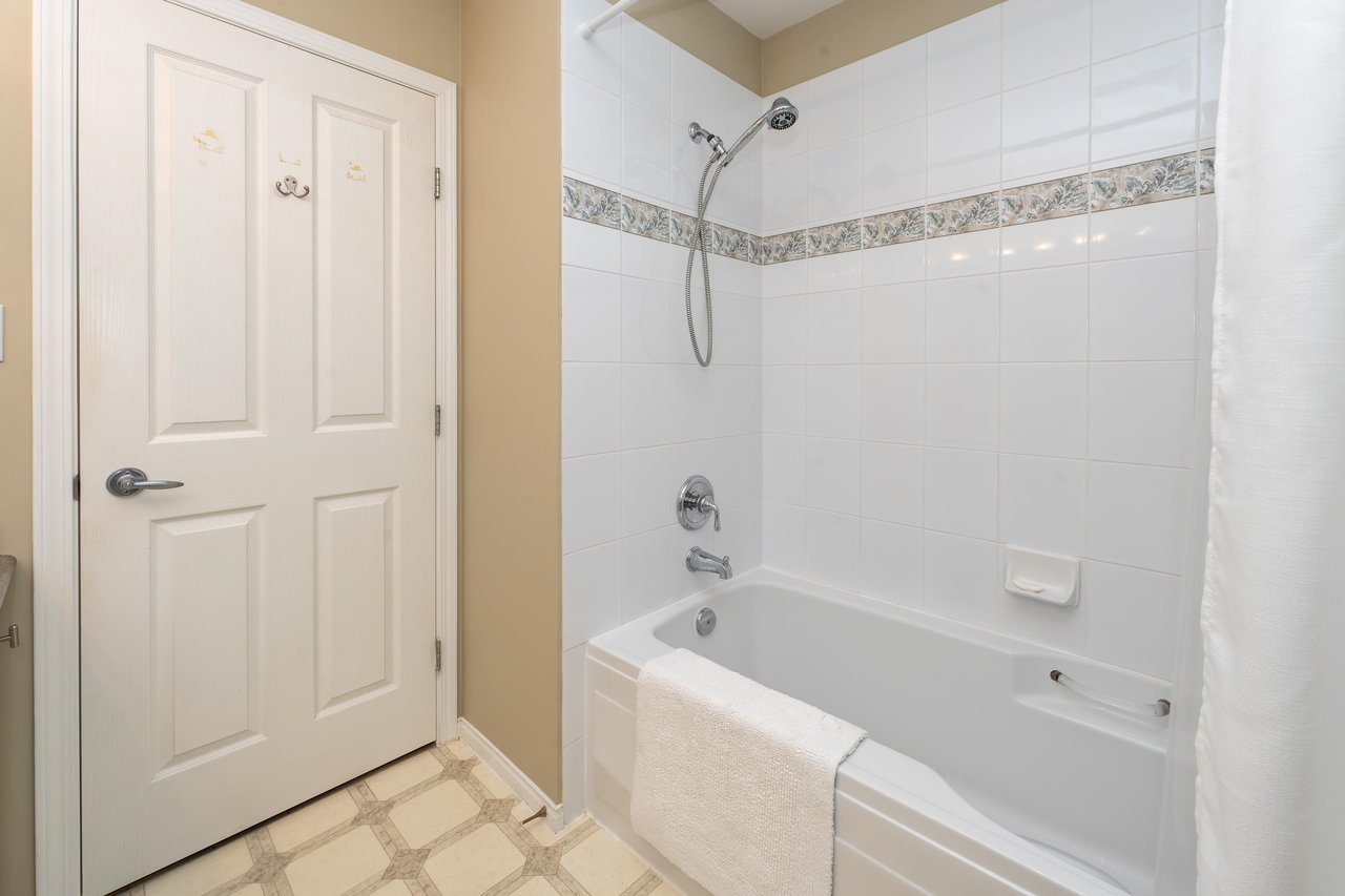 39-8701 16th Ave