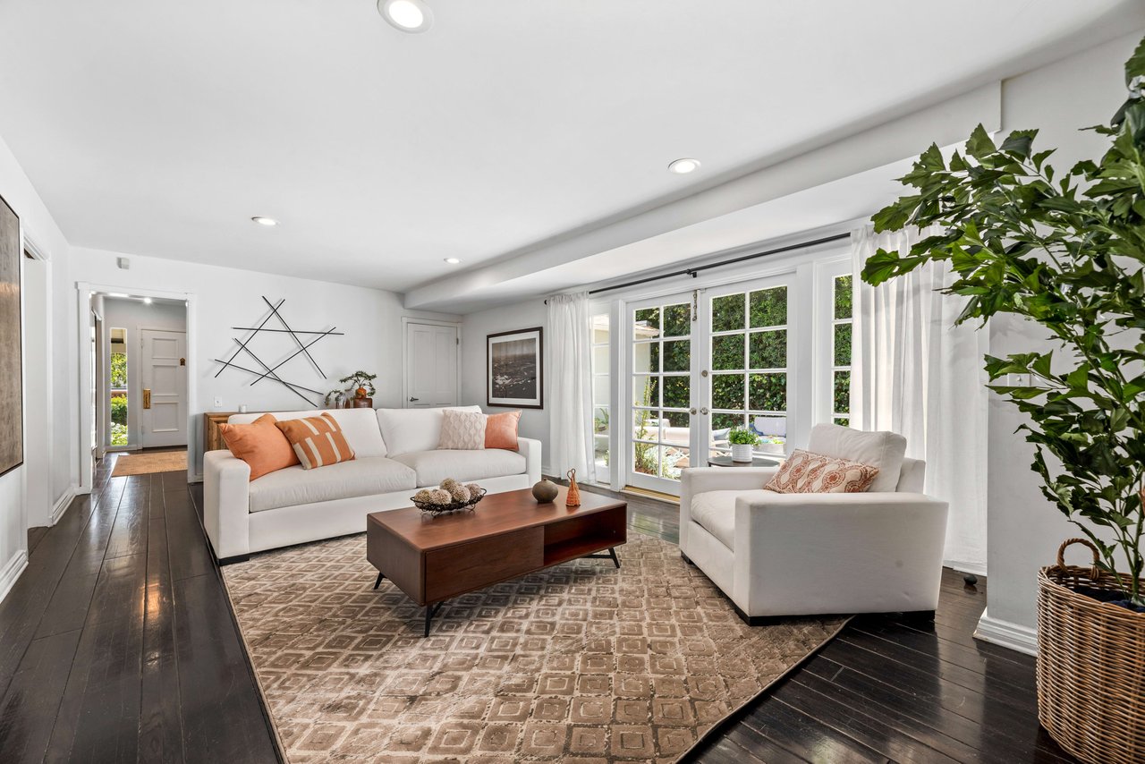 616 Holmby, Little Holmby