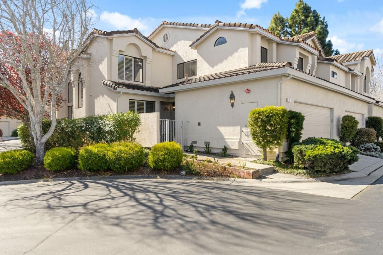 13 Tulip Ln