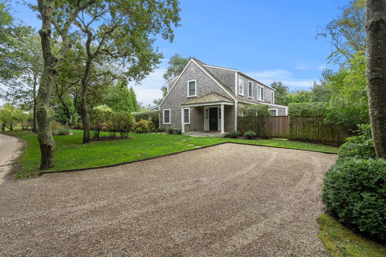 6 Oak Hollow Ln