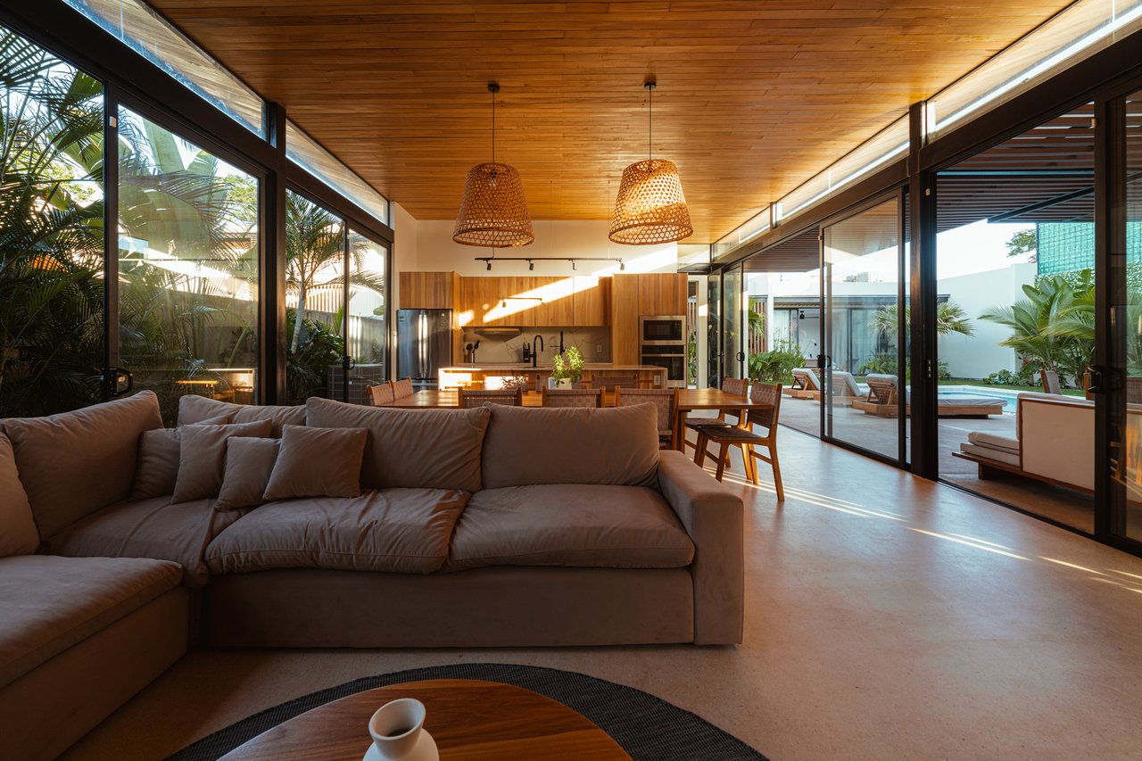 Tropical Modern Four Bedroom Home, Tamarindo, Guanacaste