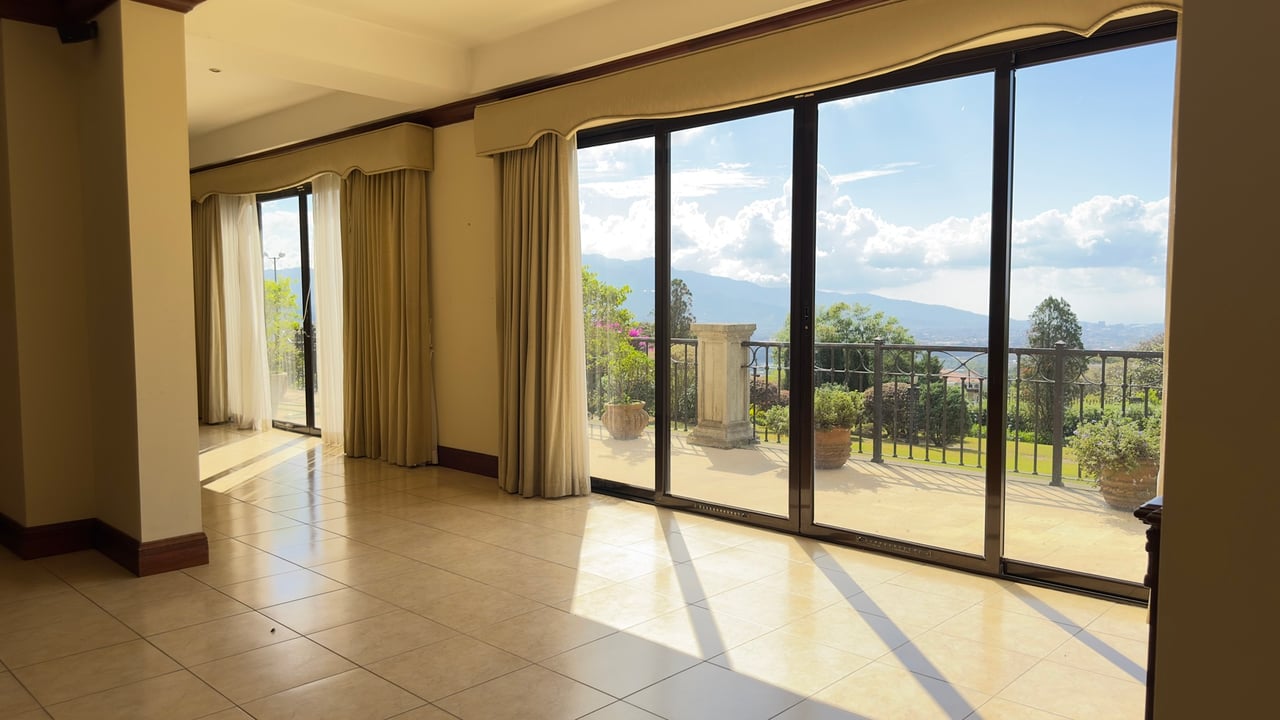 Exclusive Gated Community Condo, Curridabat, San Jose