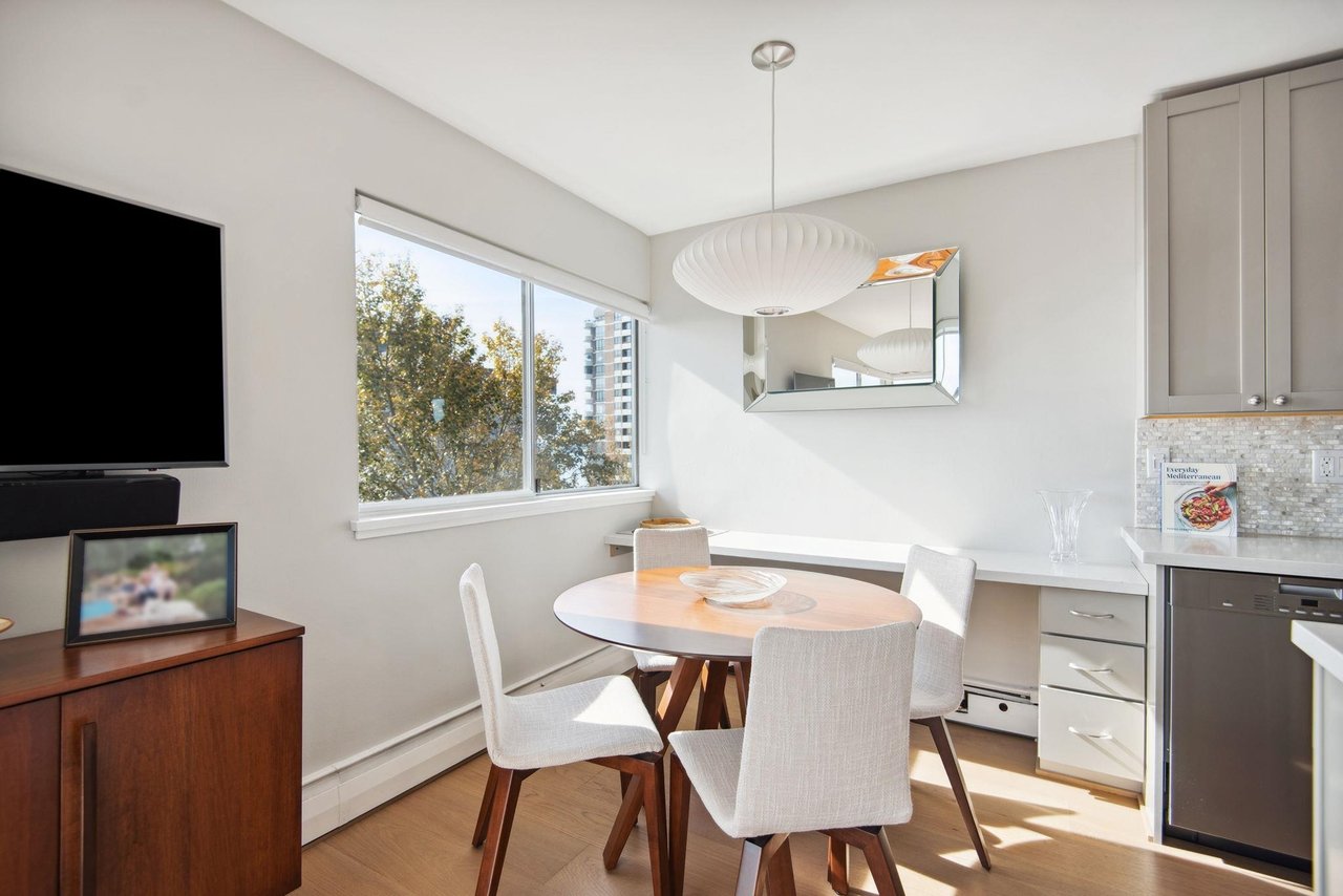 902-1930 Marine Dr
