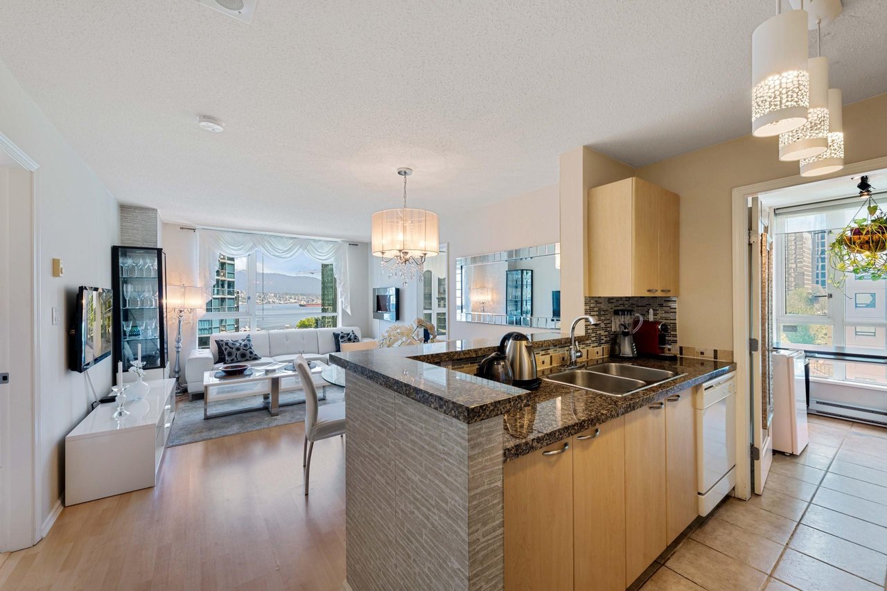 802-1420 W Georgia St