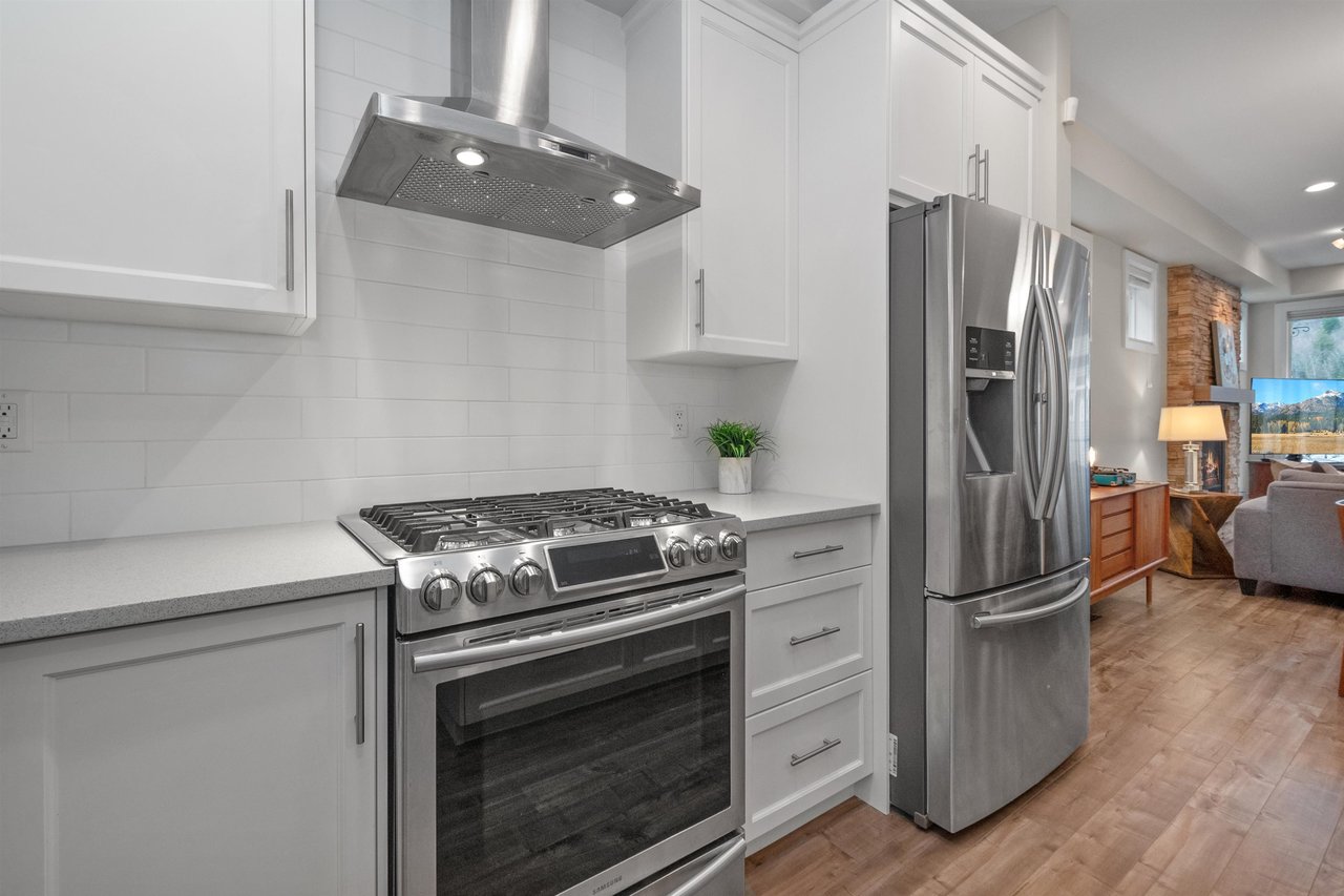 18-47042 Macfarlane Pl