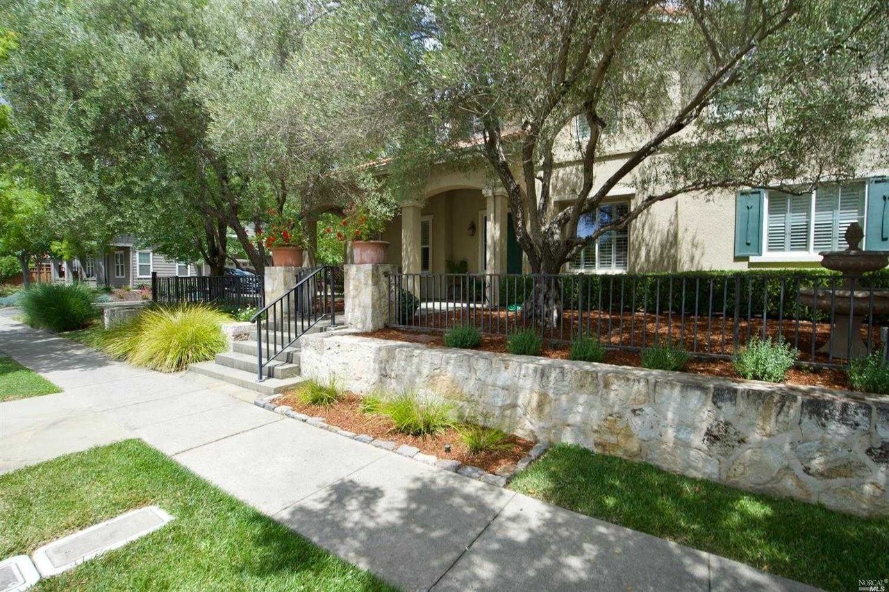 4266 Kingsford Drive