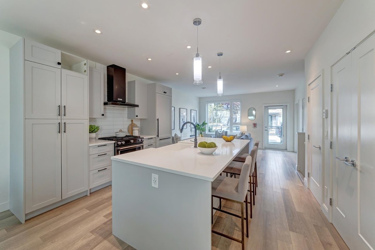 126-525 E 2nd Street, North Vancouver