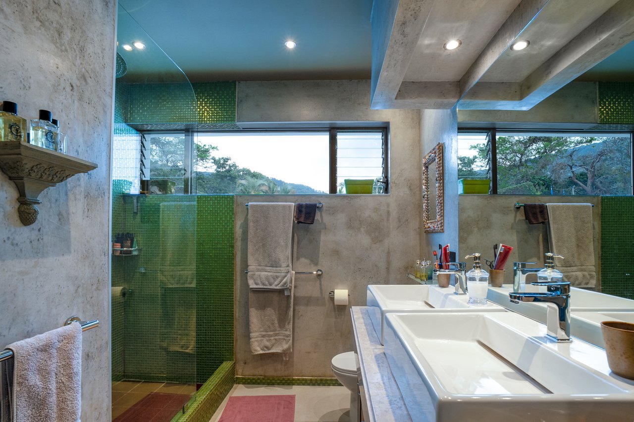 Designer Estate With Sauna, Escazu, San Jose