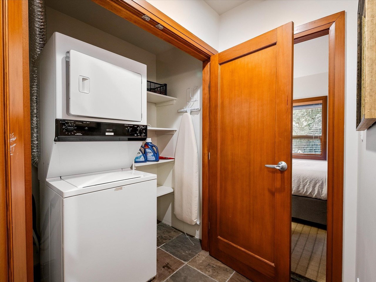 4821C Casabella Cres