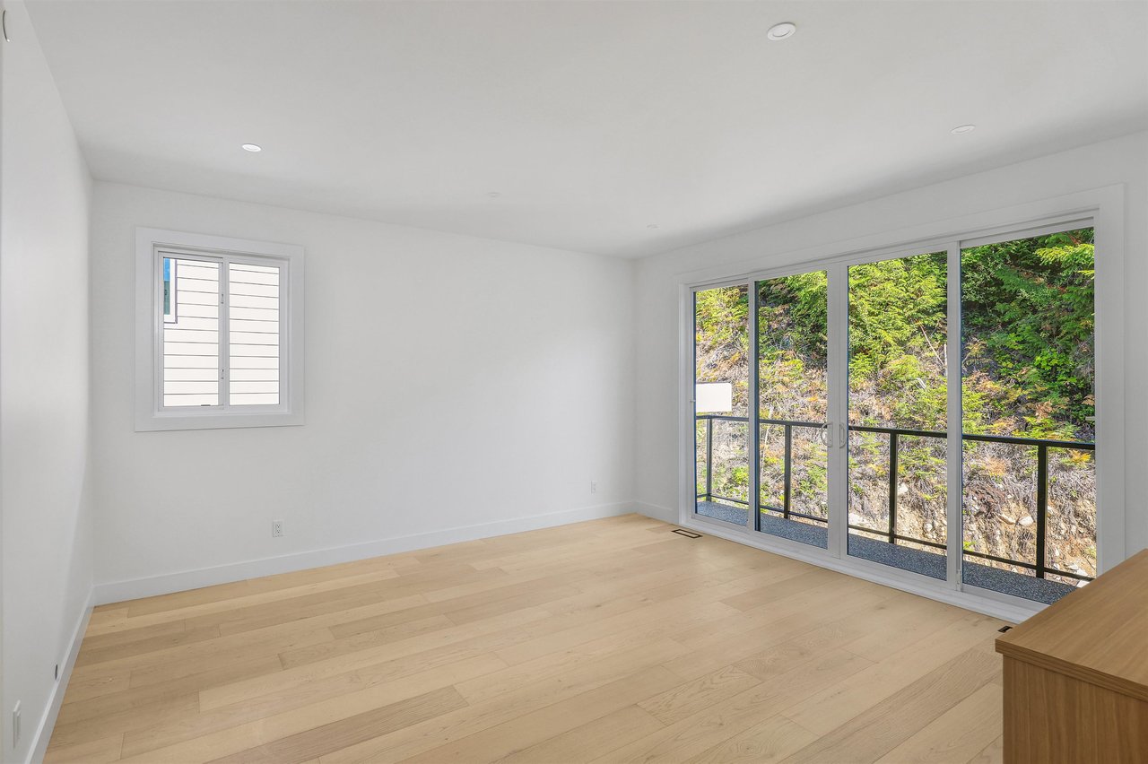 26-3385 Mamquam Rd