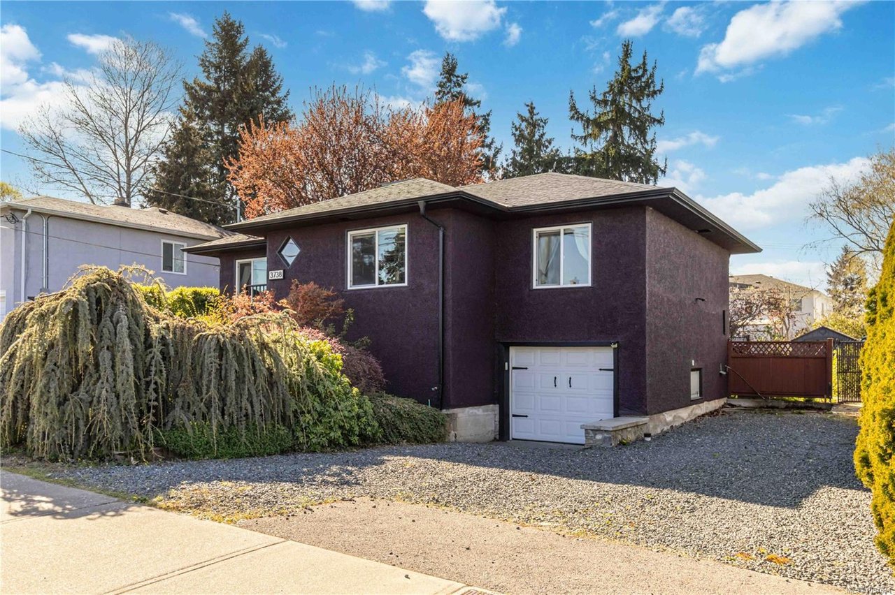 3738 Tillicum Rd